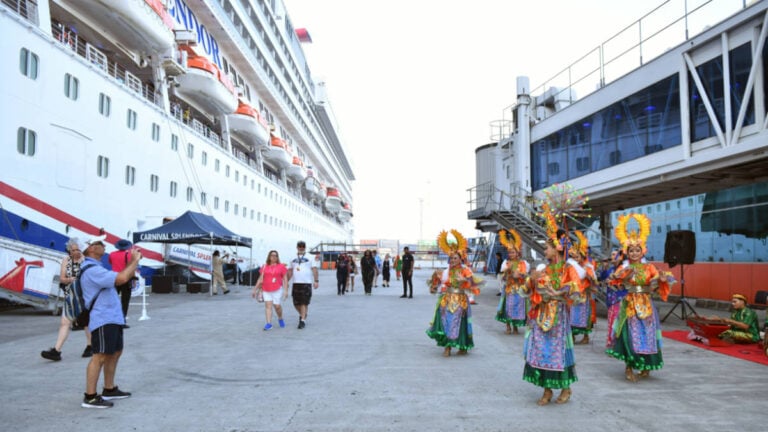 10 Reasons Not to Stay on the Cruise Ship When in Port