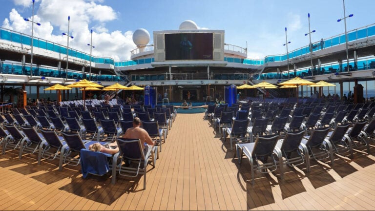 11 Reasons Cruise Passengers Remain on the Ship While in Port