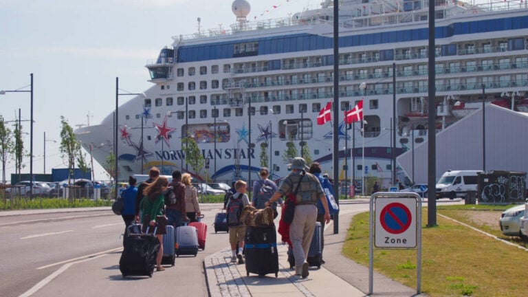 What to Pack for a Cruise Vacation