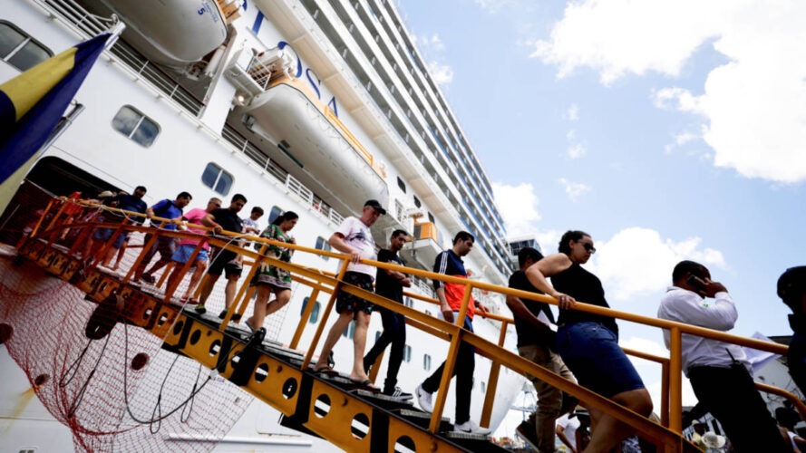 How Many People Can Fit on a Cruise Ship?