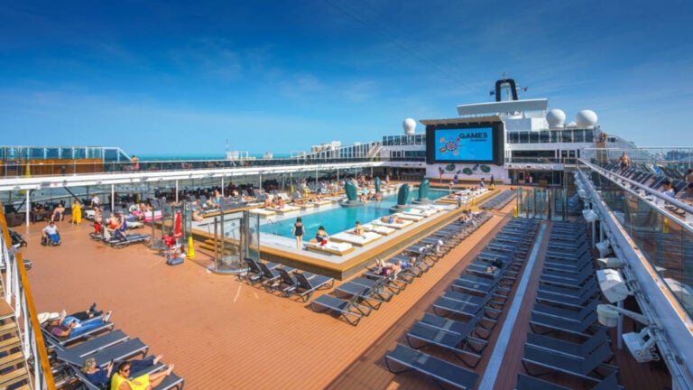 How You Can Relax and De-Stress on a Cruise