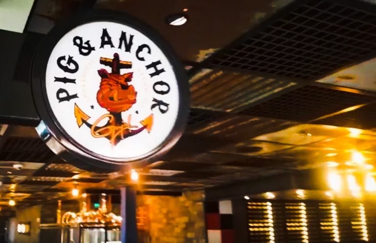 10 Things About the Carnival Horizon Guy’s Pig & Anchor Bar-B-Que Smokehouse