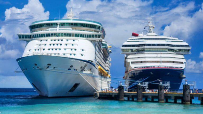 Royal Caribbean vs. Carnival Cruise Line: Which One Does it Better?