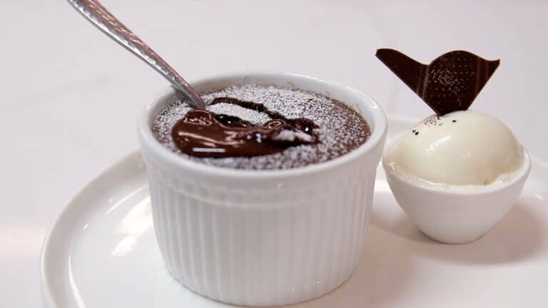 How to Make Carnival Cruise Line’s Melting Chocolate Cake