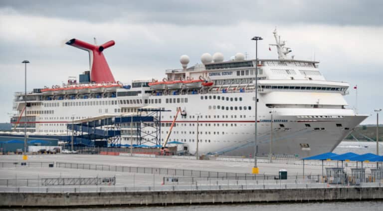 Two Fantasy-Class Carnival Cruise Ships to Leave Fleet