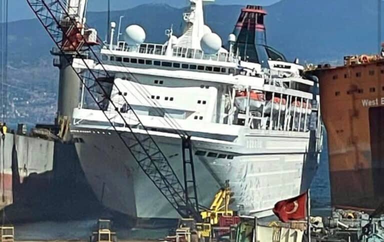 Former Norwegian Cruise Line Ship Is Beached for Scrapping in Turkey
