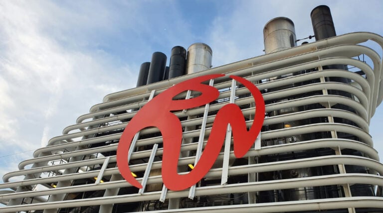 Resorts World Cruises Acquires New Ship and Expands