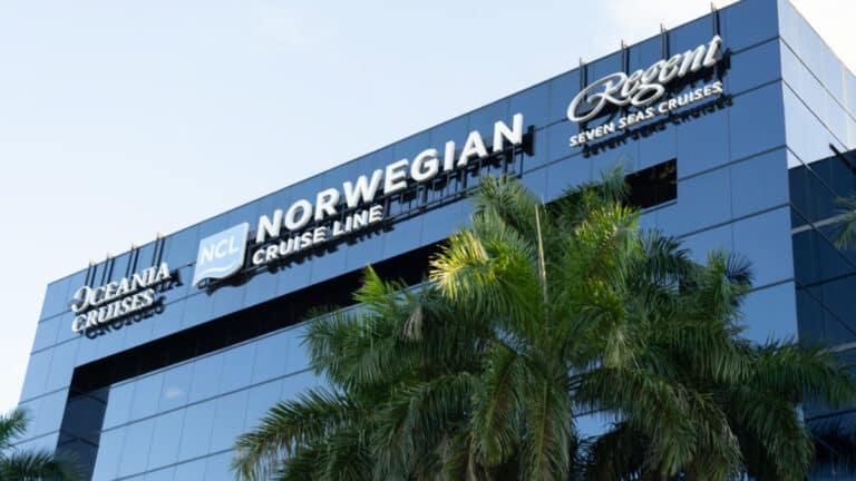 Norwegian Announces 9% Staff Cuts and Leadership Changes