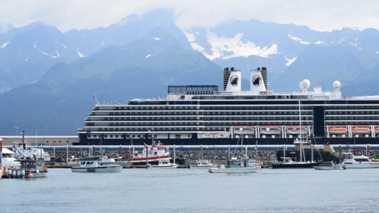 Holland America Adds Cruisetours to Wave Promotion