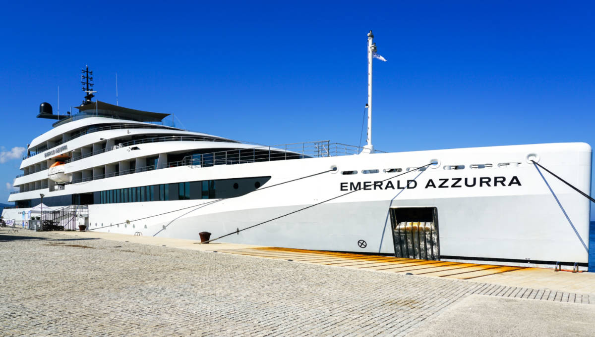 Emerald Azzurra Vessel