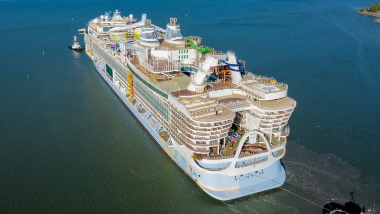 New Royal Caribbean Video on Icon of the Seas Beverages
