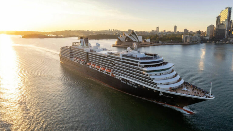 Holland America Guests Can Sing Along With Pub Choir