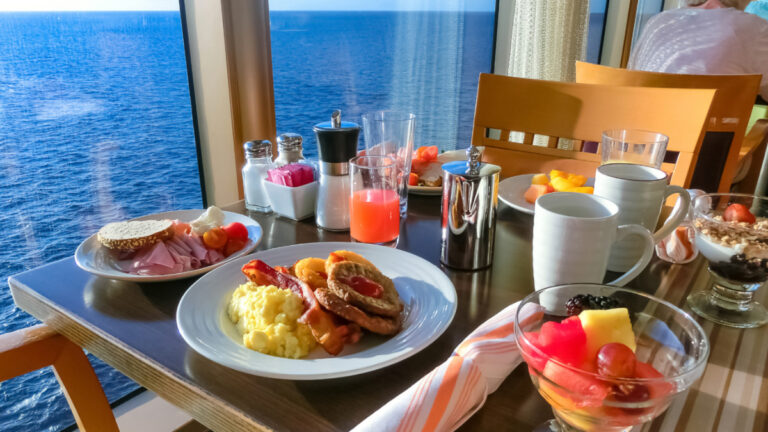 8 Common Things to Eat on a Ship