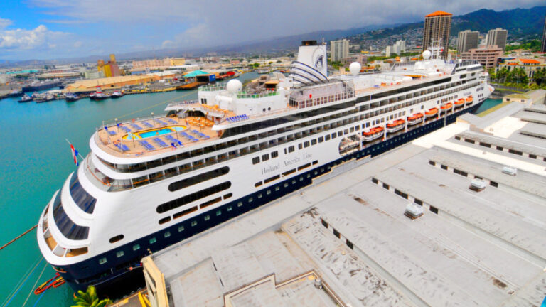 Holland America Brings Guests Back to Maui With Special Cause