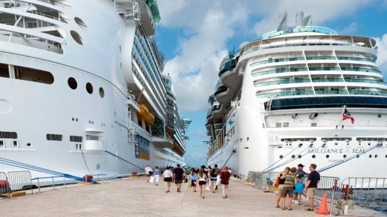 Royal Caribbean Outperforms Expectations As Earnings Soar