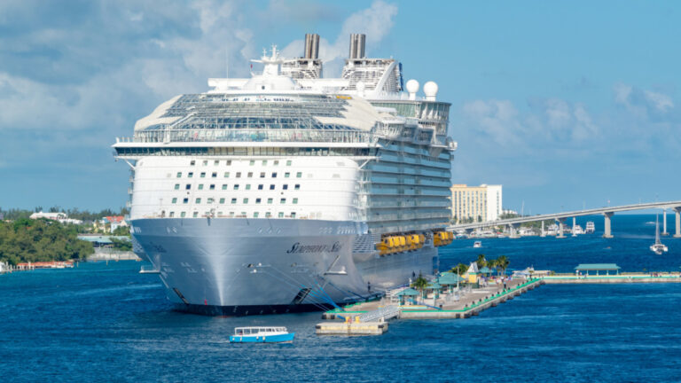 Royal Caribbean Temporarily Suspends Blue Lagoon Excursions