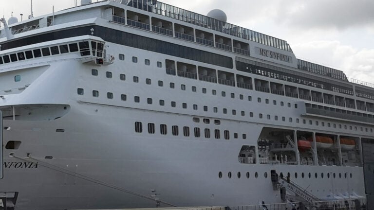 Cruise Ship Breaks Mooring Lines and Causes Damage
