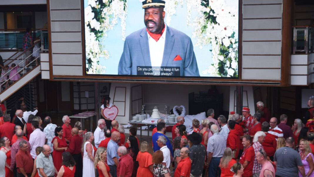 Carnival Cruise Guests Take Part in LargestEver Vow Renewal at Sea