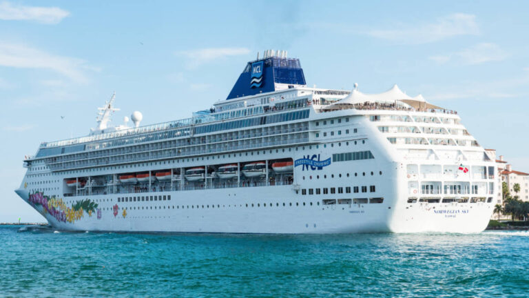 Norwegian Halts Sailings for Two Ships Over Red Sea Tensions