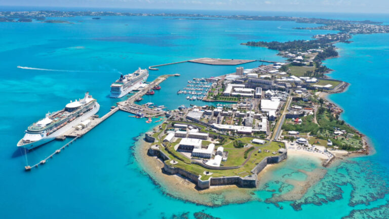 Bermuda Cruise Port: Docks, Getting Around and What’s Nearby