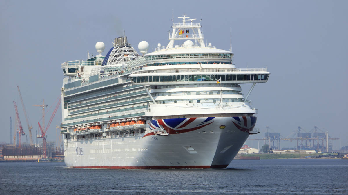 P&O Azura Cruise Ship