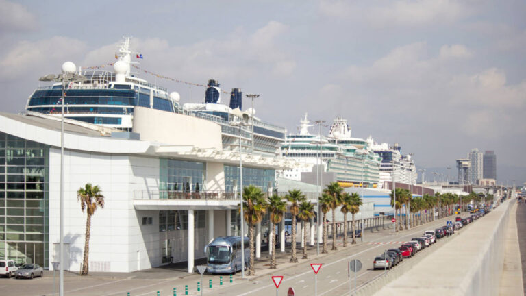 Barcelona Mayor Supports Limiting Cruise Ships and Passengers