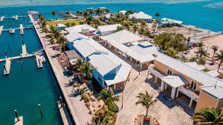 New Shopping Center Opens Near Bimini Cruise Port