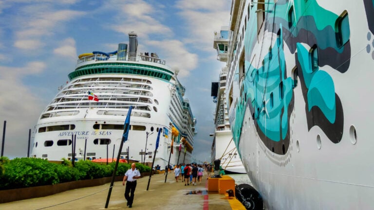 Teen Abandons Parents as They Missed Cruise Departure