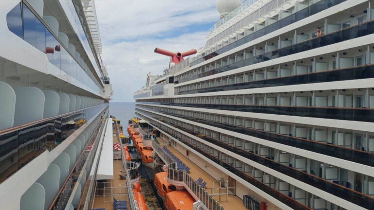 Carnival Debunks Smoking Hacks – With Severe Consequences