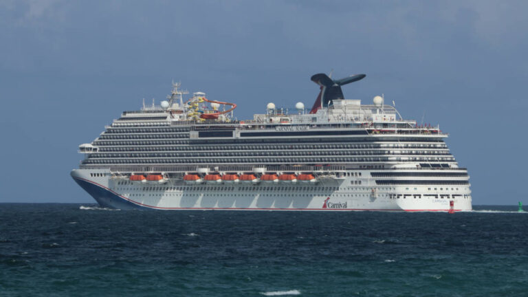 Guests Urged to Keep to Arrival Times Due to Homeport Problem