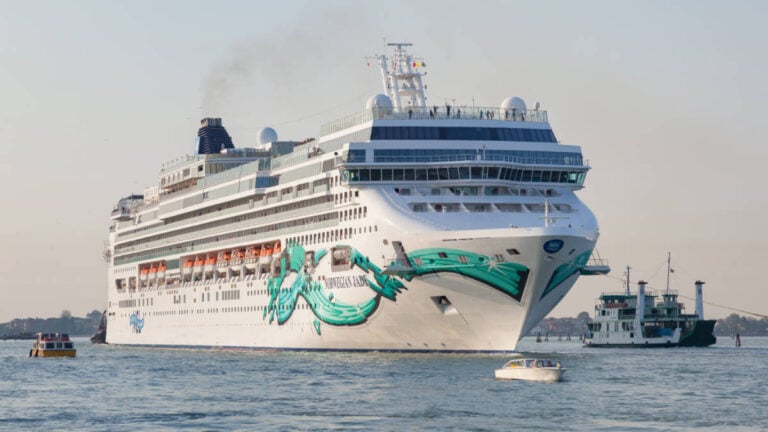Norwegian Cruise Ship Finally Departs on Delayed Sailing