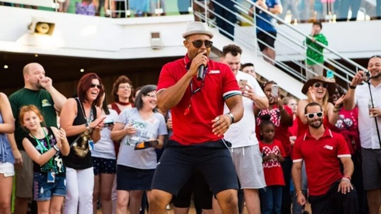 How Much Does a Cruise Director Make?