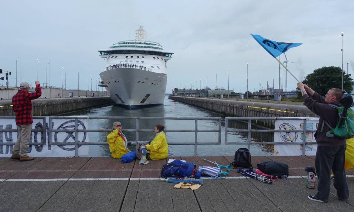 Protesters Meet Royal Caribbean's Serenade of the Seas