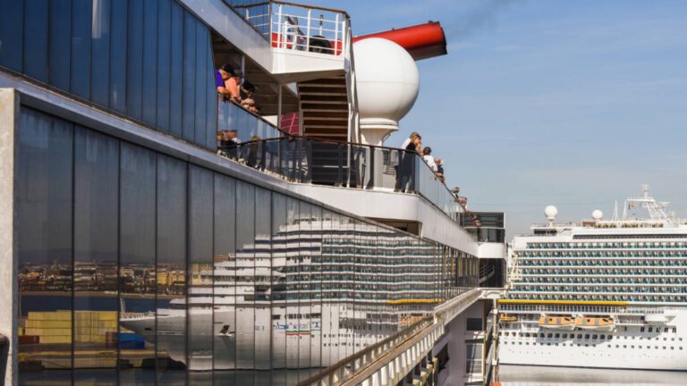 Carnival Adds Pre-Purchase Water Item for Guests