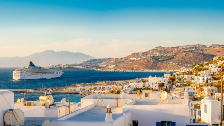 Mykonos Celebrates Record-Breaking Cruise Season