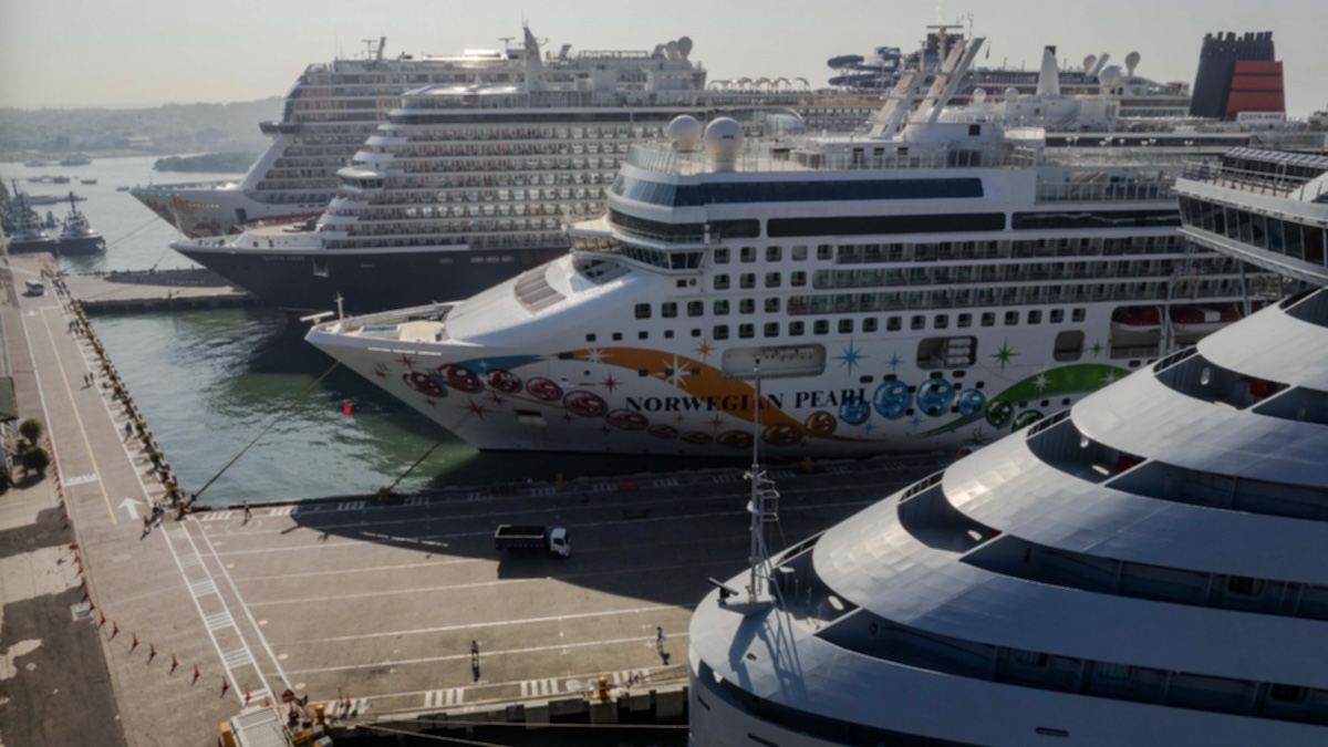 Four ships in Cartagena