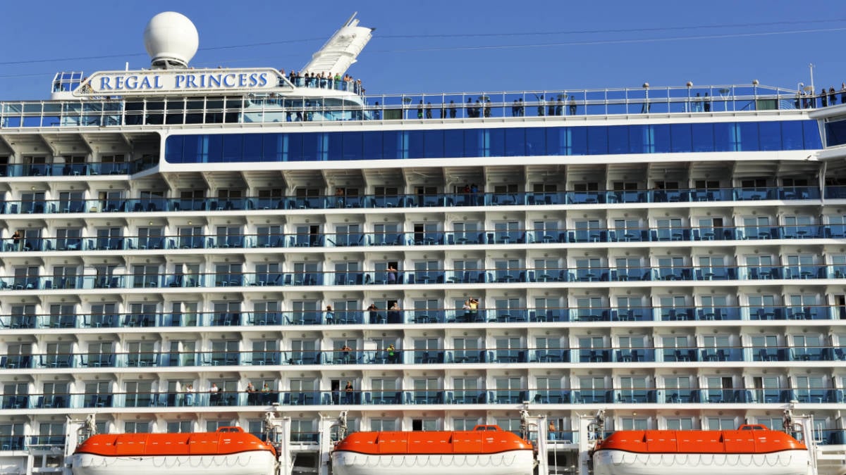 Passengers on Regal Princess