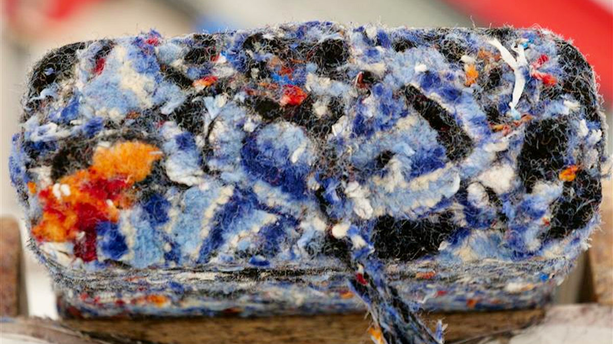 AIDAdiva Carpet Recycling (Photo Credit: AIDA Cruises)