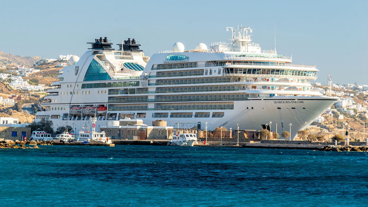 Seabourn Encore (Photo Credit: Michelangelo DeSantis / Shutterstock)
