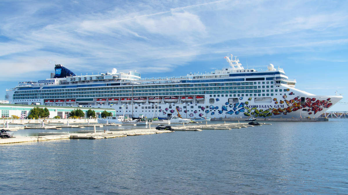 Norwegian Gem Cruise Ship