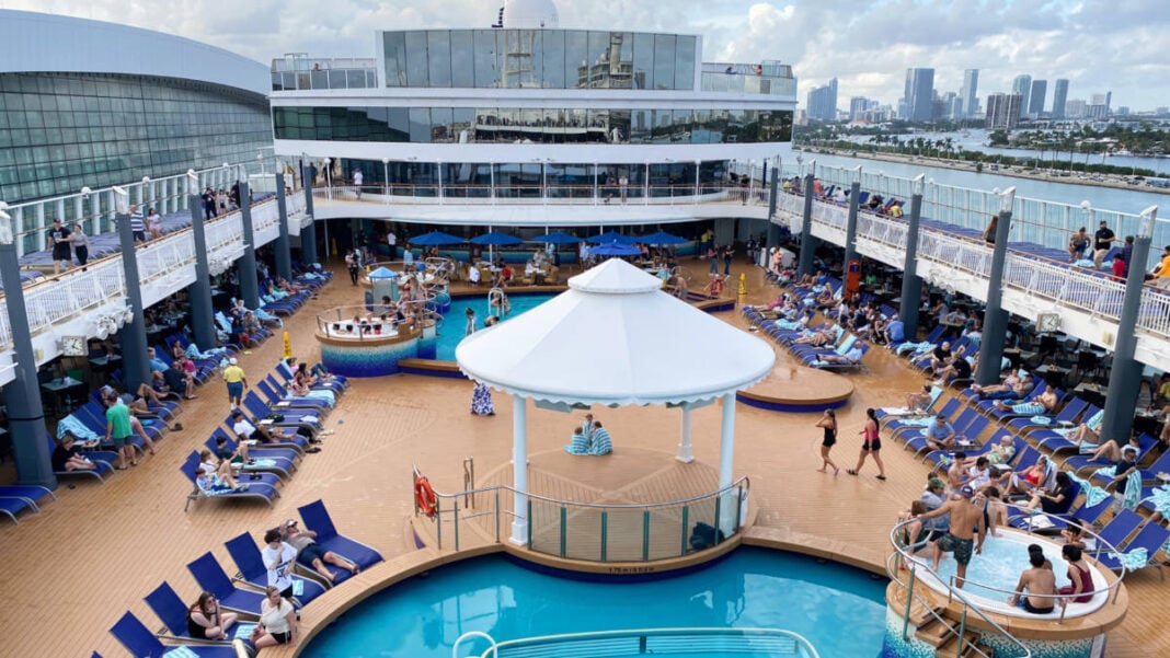 How Many People Can Fit on a Cruise Ship?