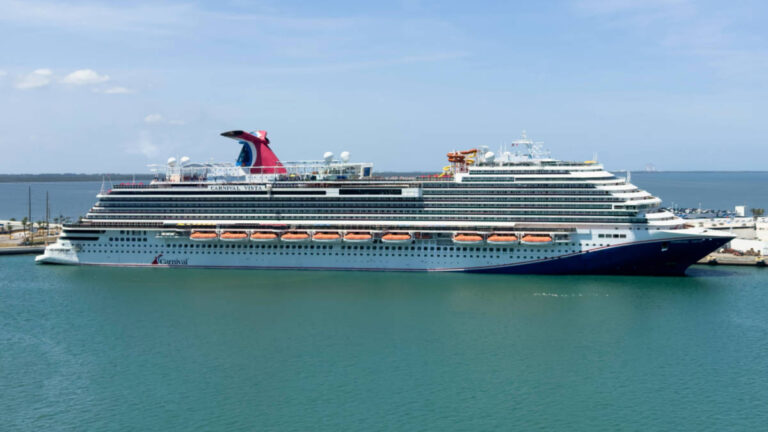 Carnival Tests Express Dining Option on Carnival Vista