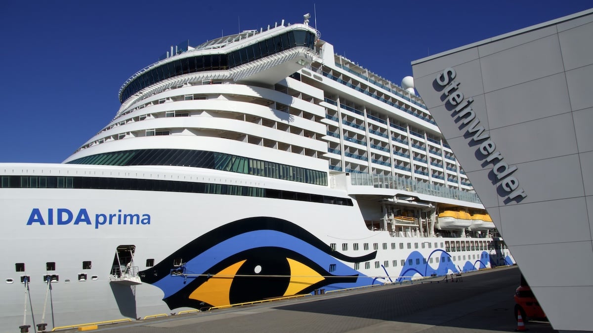 AIDAprima in Hamburg