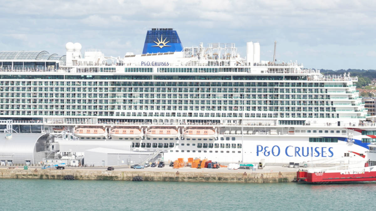 P&O Cruises Ship