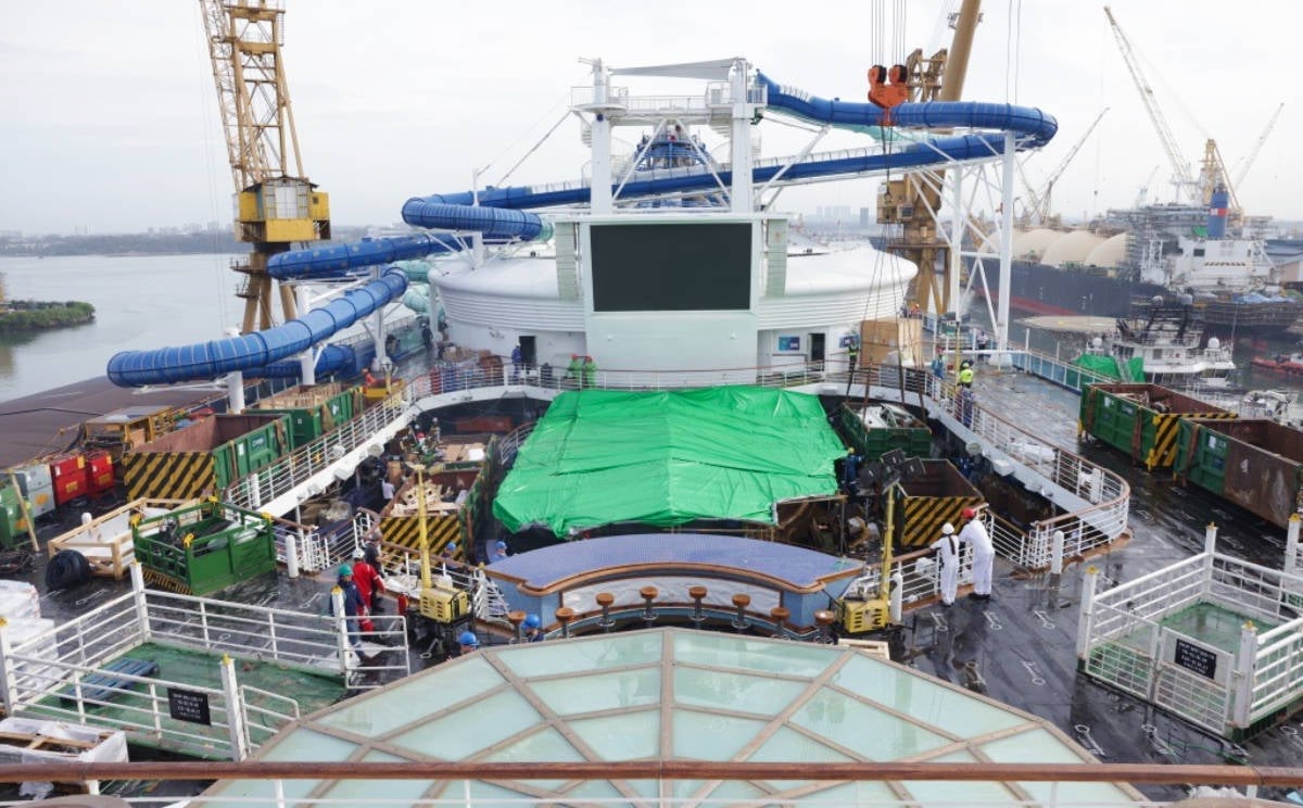 Carnival Encounter in Dry Dock