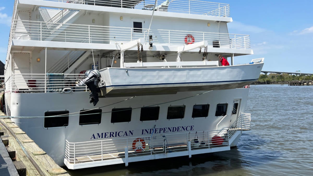 American Independence Cruise Ship