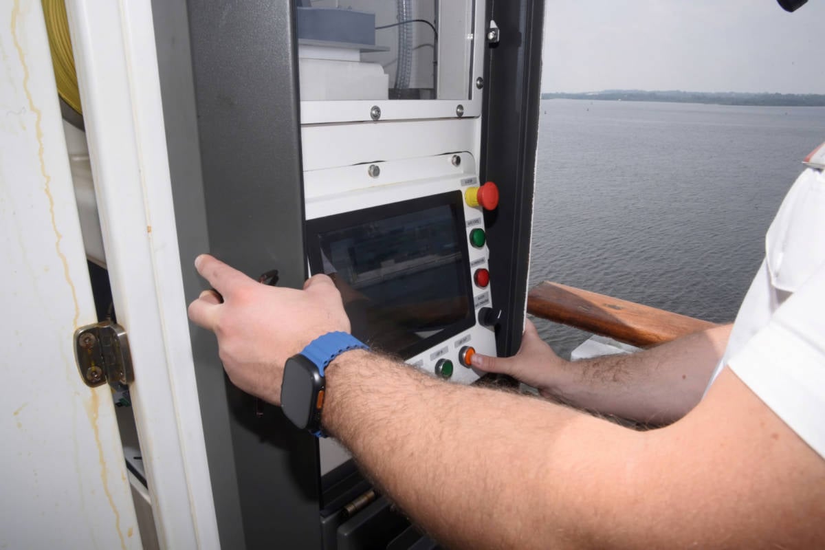 Carnival Hull Cleaning Robot Controls