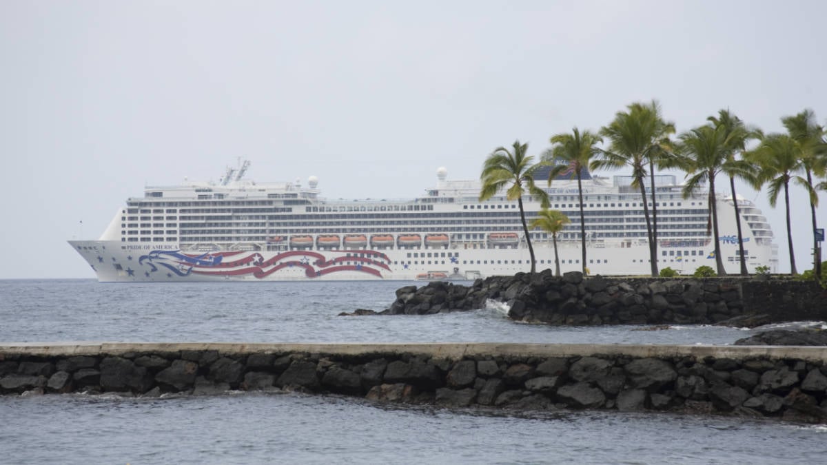 Pride of America in Hawaii