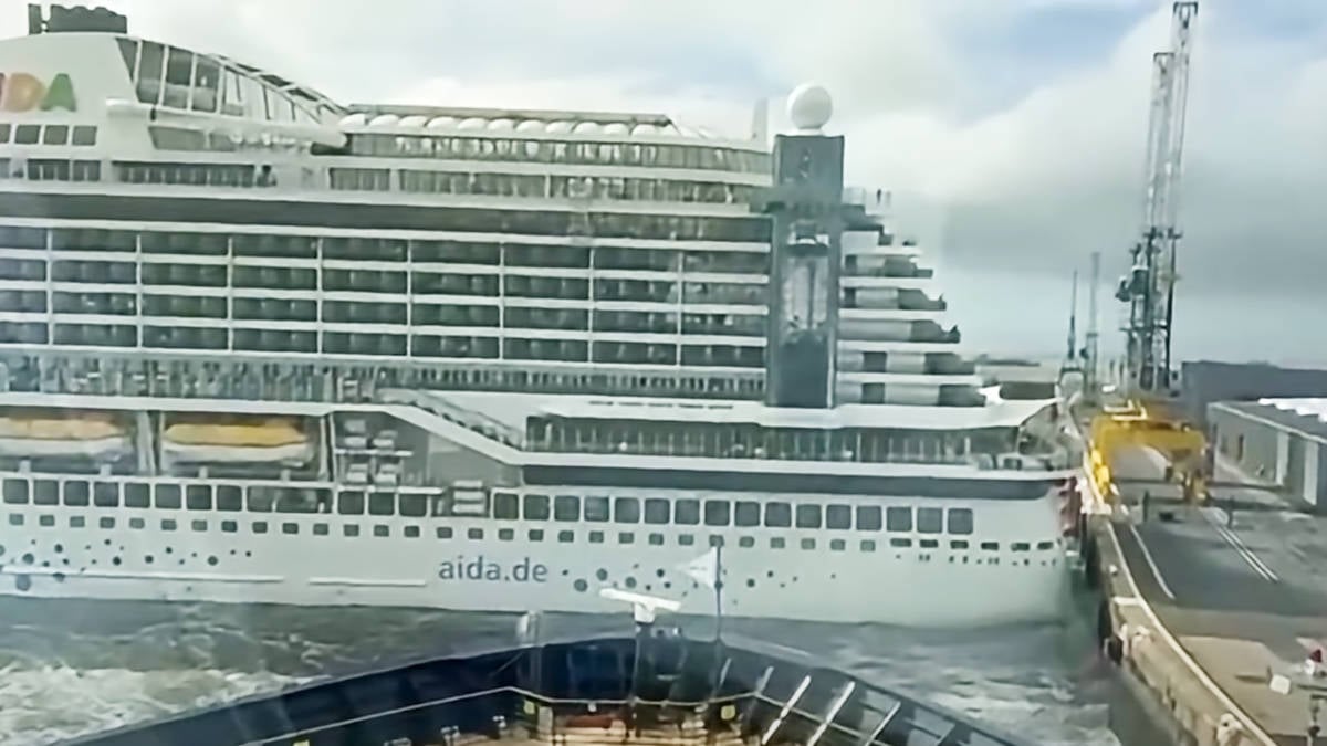 AIDAperla Hits Pier in Le Harve