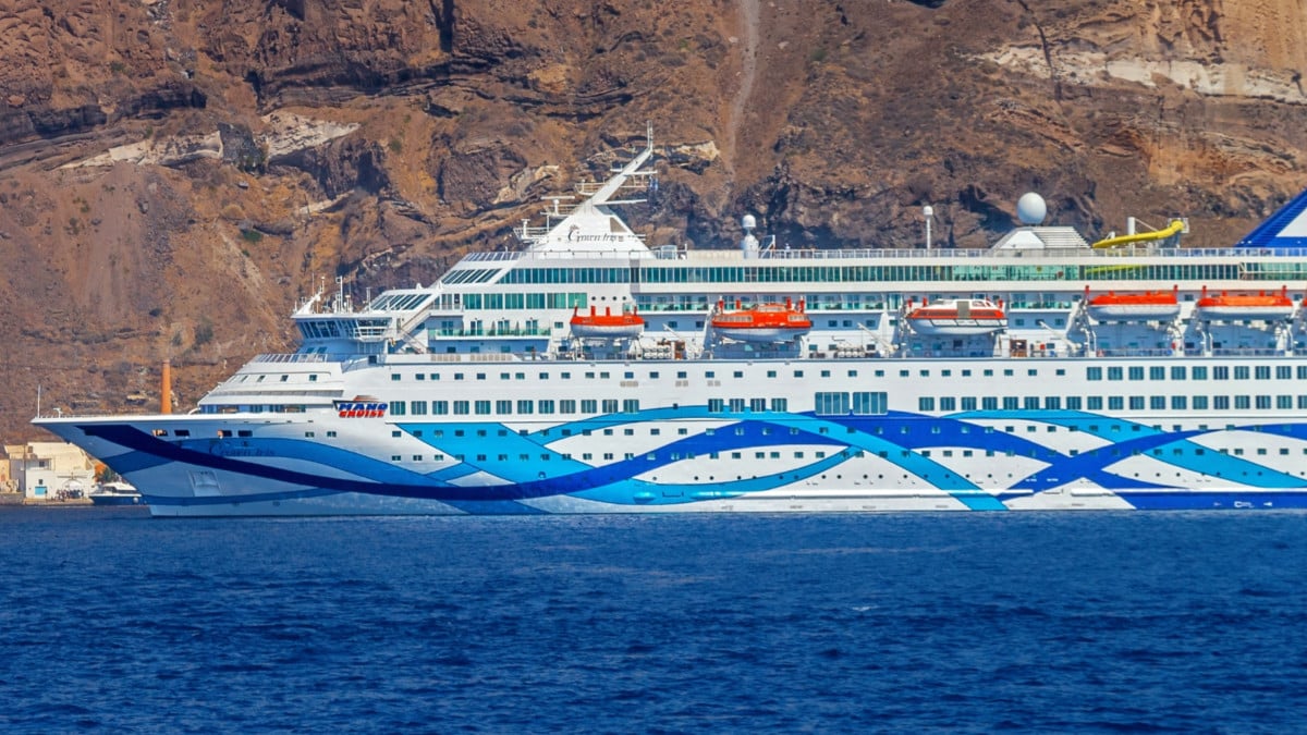 Crown Iris Cruise Ship
